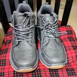 Men's Gray Sneakers with Gum Sole